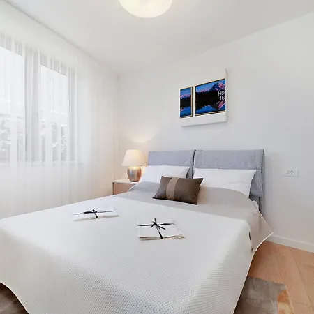 Luxury Twin Slatina Lägenhet *