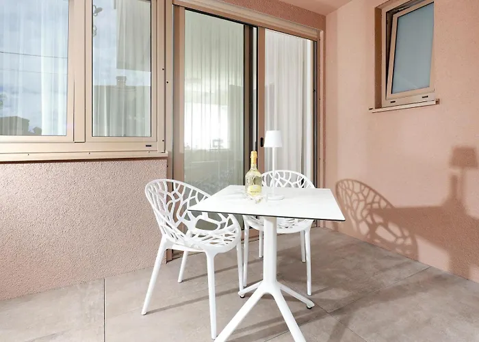 Luxury Twin Slatina אופטיה