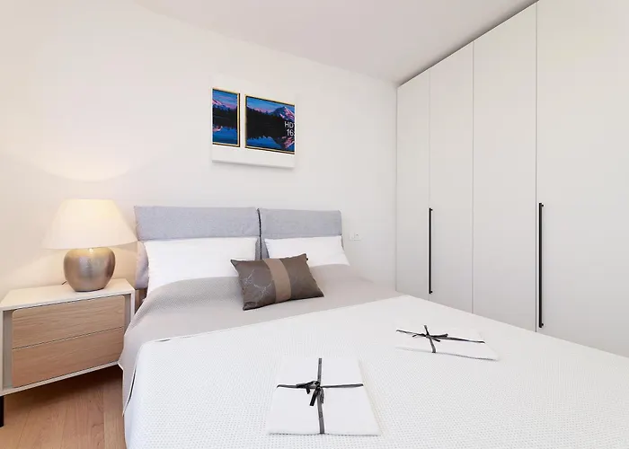 Luxury Twin Slatina Apartamento
